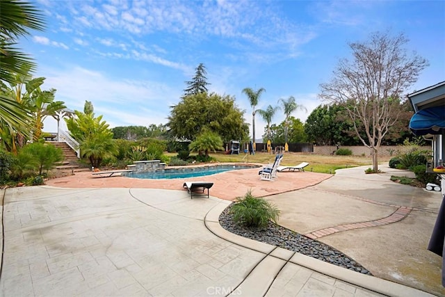 7230 Sarsaparilla Dr, Corona, CA 92881 - outdoor pool with a patio area