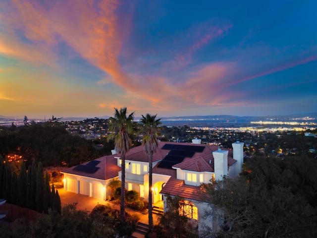 view of aerial view at dusk