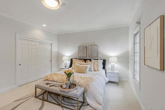 bedroom featuring crown molding and carpet flooring