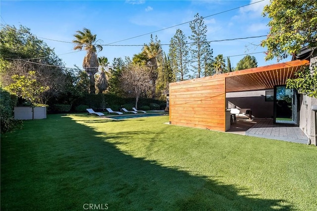 view of yard featuring a patio