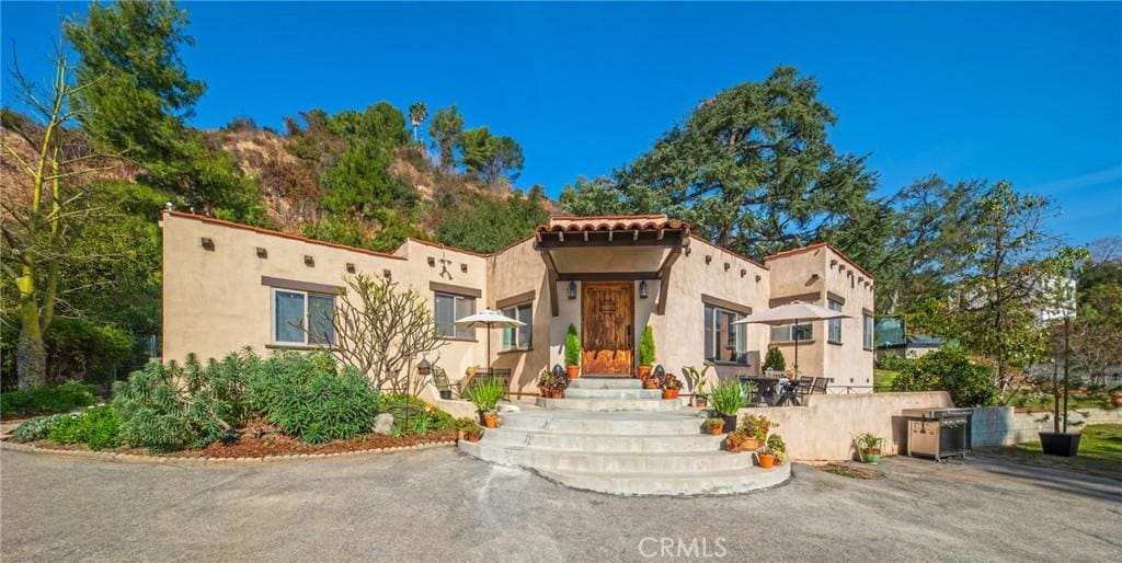 view of mediterranean / spanish-style home