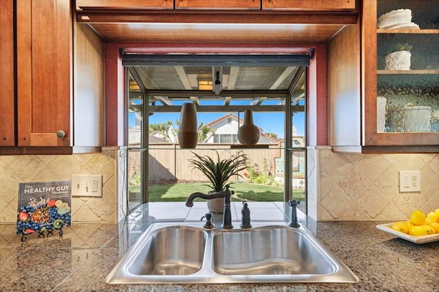 room details with sink and decorative backsplash