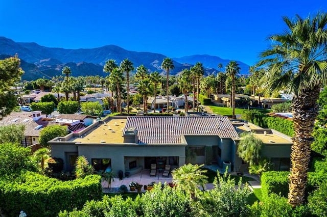 bird's eye view featuring a mountain view