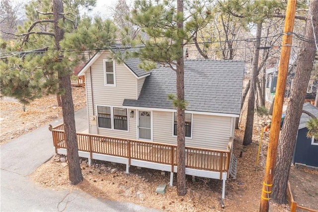 view of front facade featuring a deck