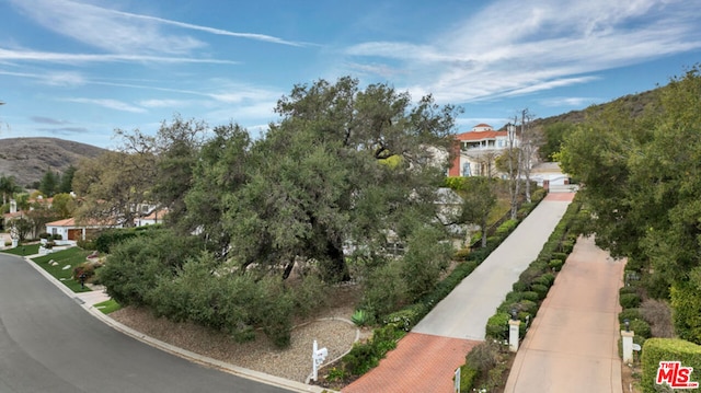 view of home's community featuring a mountain view