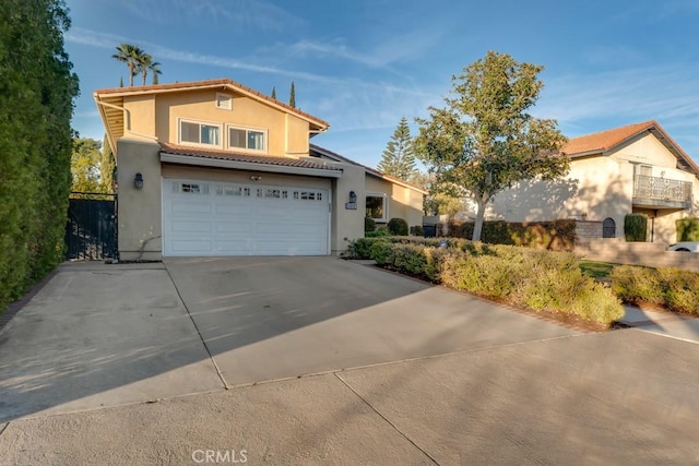 view of front facade featuring a garage