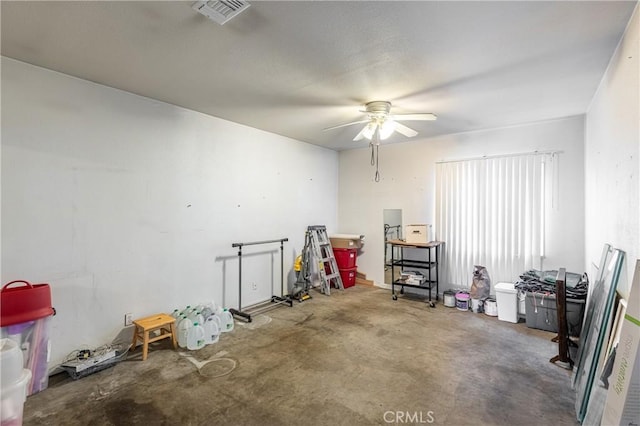 garage featuring ceiling fan