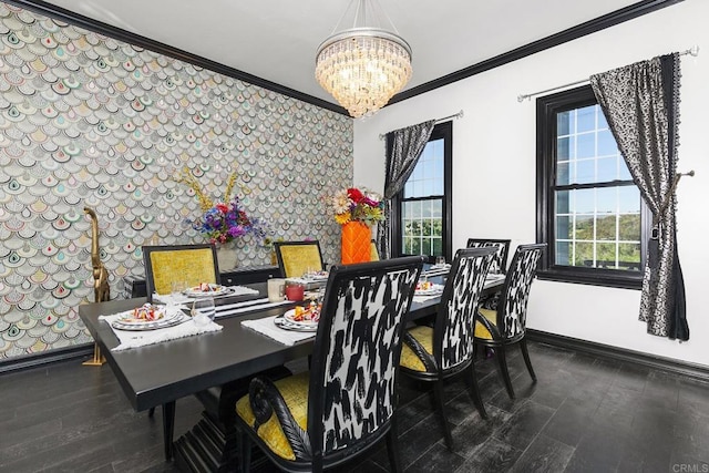 dining area featuring ornamental molding, dark hardwood / wood-style flooring, and a notable chandelier