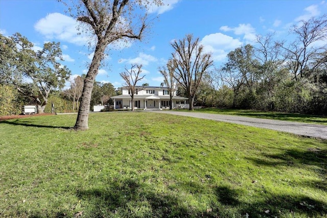 view of front of house featuring a front yard