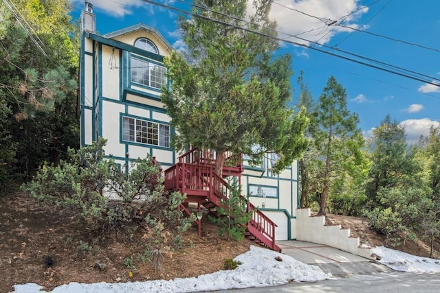 view of front of house featuring a garage