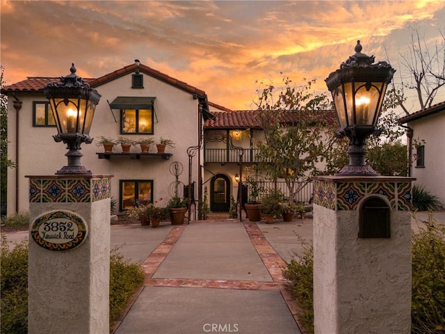 view of mediterranean / spanish-style home