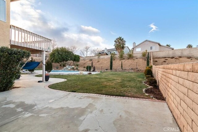 view of yard with a patio area