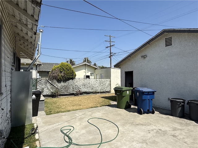 1490 W 51st St, Los Angeles, CA 90062 - view of patio / terrace