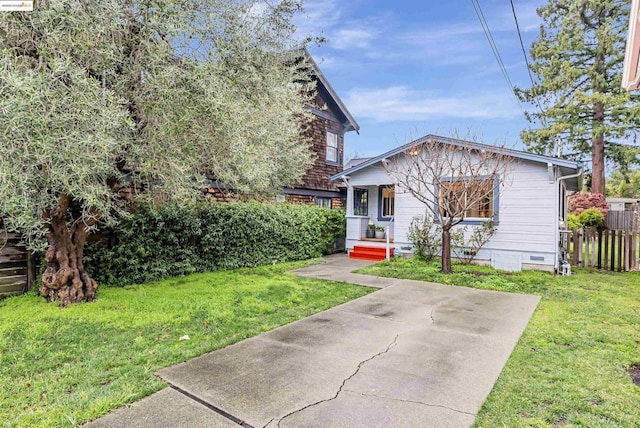 exterior space featuring a front yard