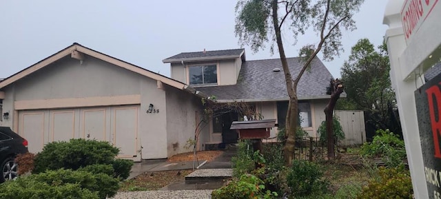 view of front facade featuring a garage