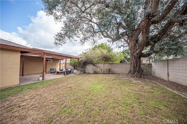 view of yard with a patio area