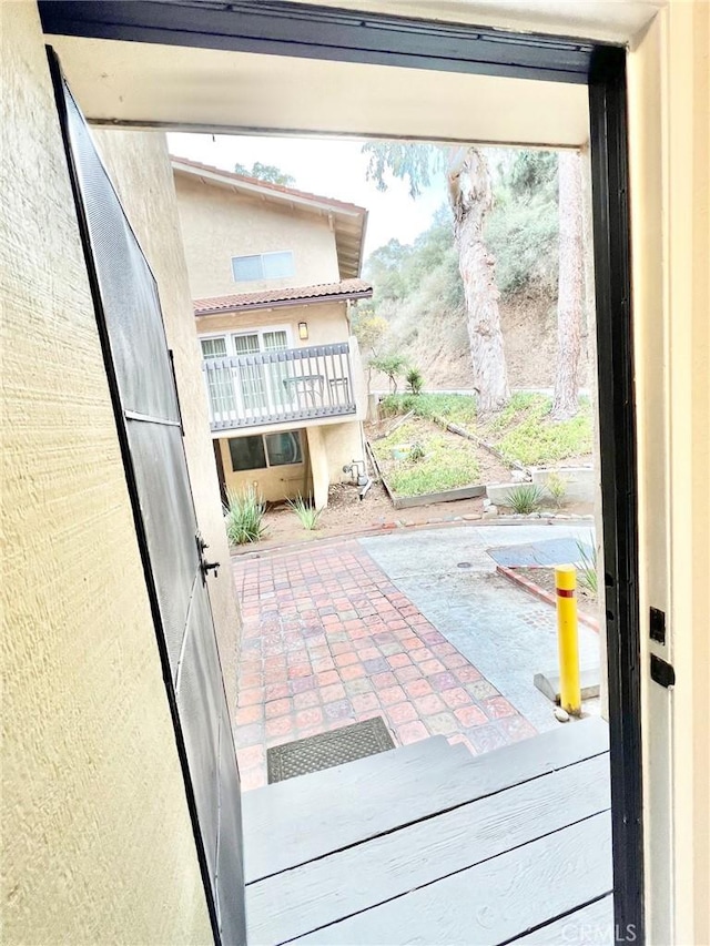 64 Avalon Terrace Rd, Avalon, CA 90704 - view of doorway