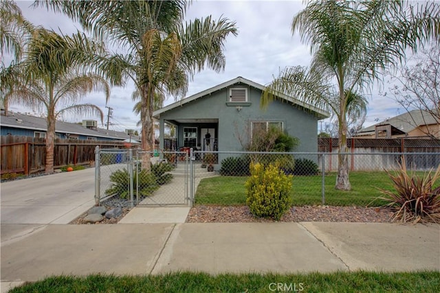 view of front of house featuring a front yard