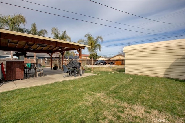 view of yard featuring a patio