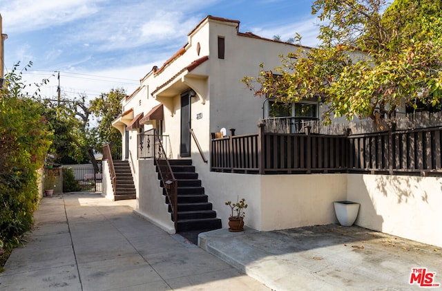 view of front of house featuring a patio area