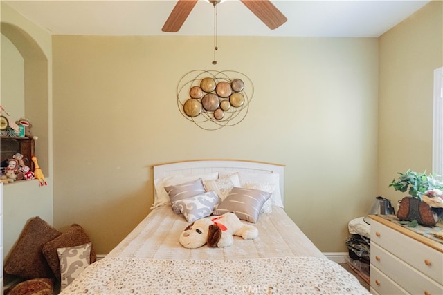 bedroom featuring ceiling fan