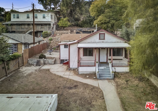 view of front of home with covered porch