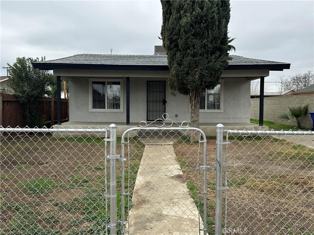 view of front of home featuring covered porch