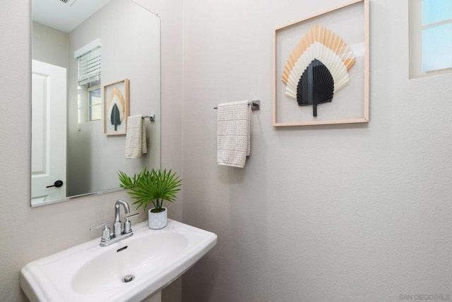 bathroom featuring sink