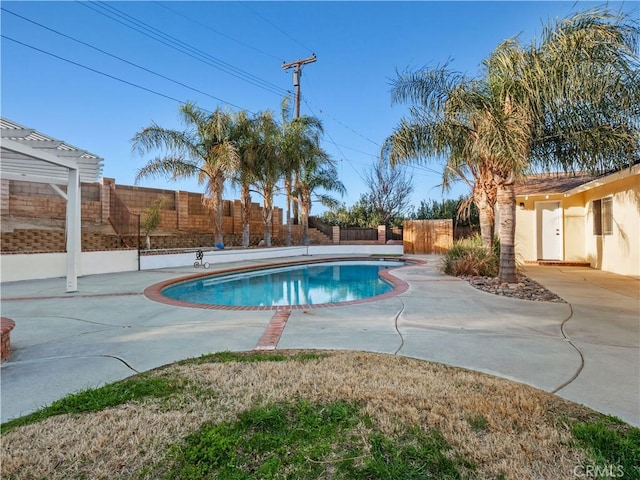 view of pool featuring a pergola and a patio area