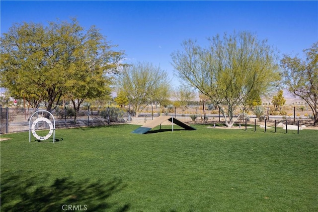 3712 Ambassador Dr, Palm Springs, CA 92262 - view of home's community featuring fence and a yard