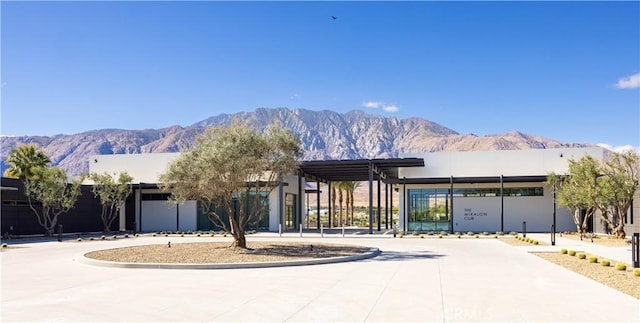 view of front facade featuring a mountain view