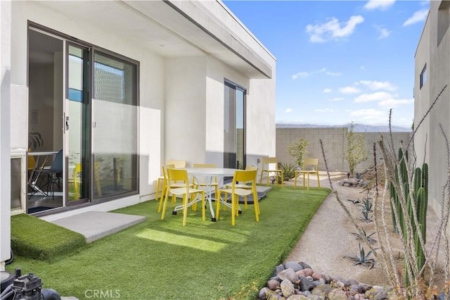 3712 Ambassador Dr, Palm Springs, CA 92262 - view of yard featuring fence