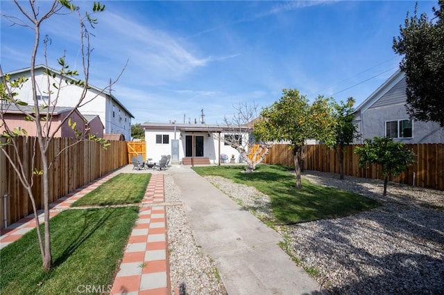 view of front of property with a front yard