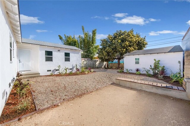 view of yard featuring a patio