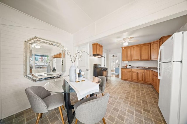 dining area featuring ceiling fan