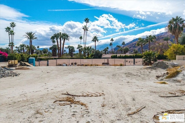 Listing photo 2 for 330 W Stevens Rd, Palm Springs CA 92262