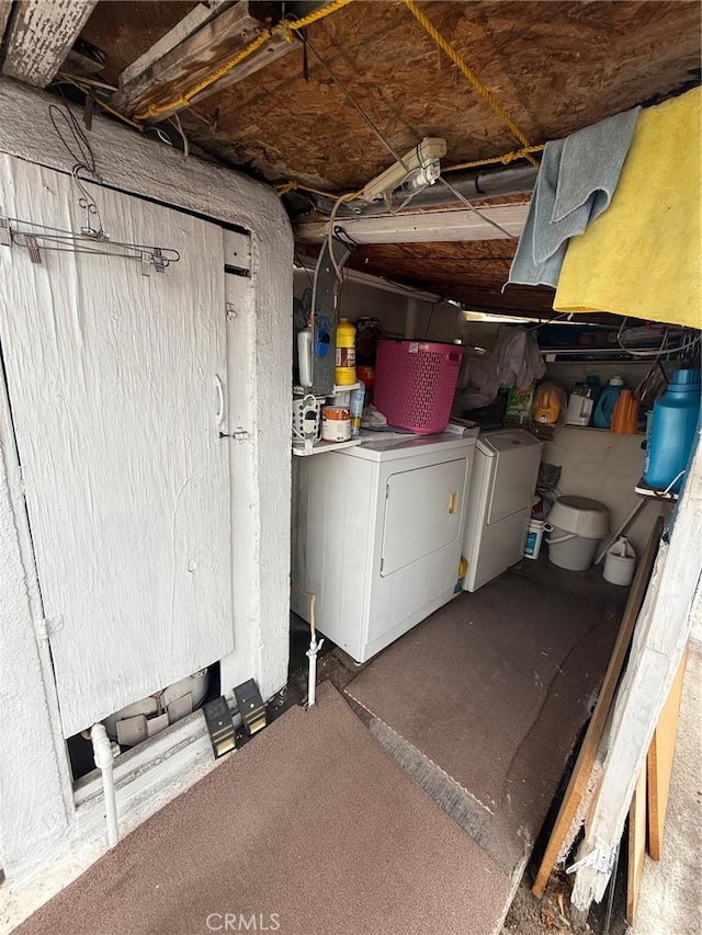 basement with washer and dryer