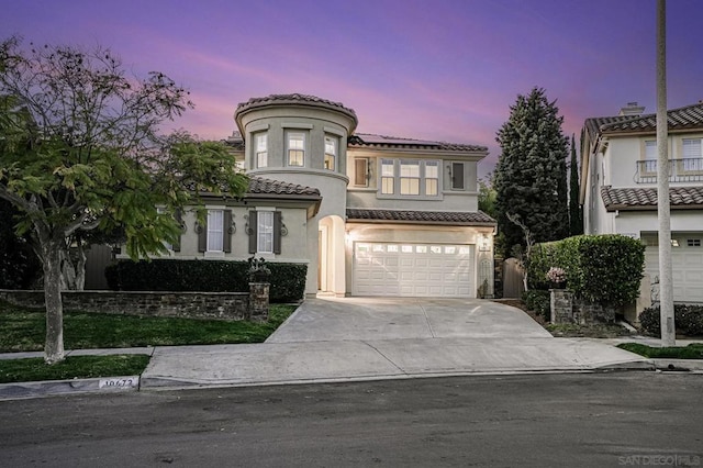 view of front facade featuring a garage