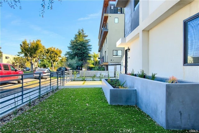 4455 S Slauson Ave, Culver City, CA 90230 - view of yard with fence