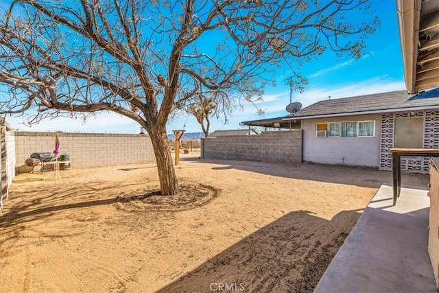 view of yard featuring a patio