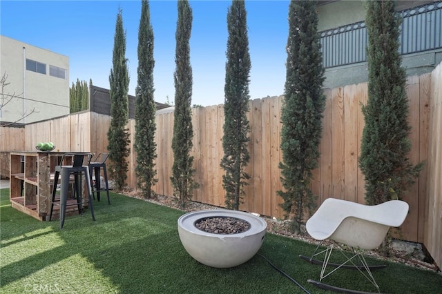 view of yard featuring a fenced backyard