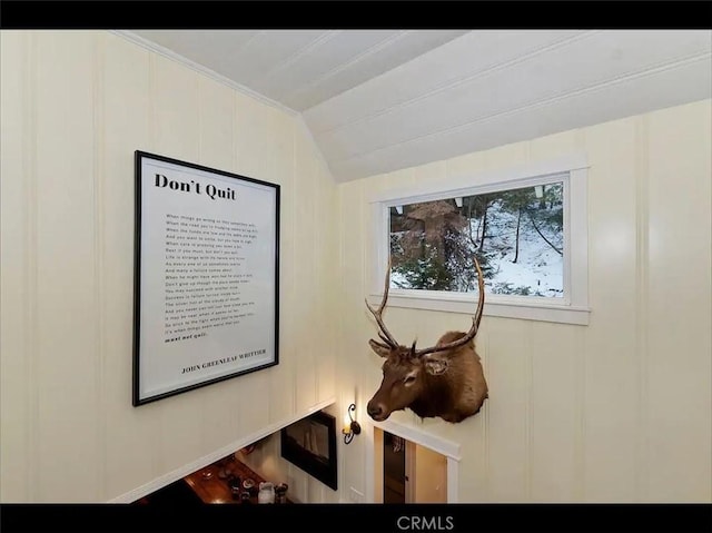 855 Lake Dr, Lake Arrowhead, CA 92352 - detailed view of a decorative wall