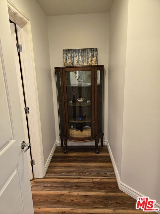 interior details with hardwood / wood-style flooring