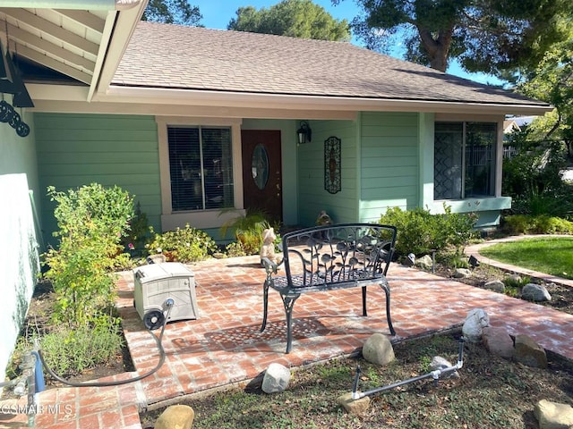 view of front of property featuring a patio area