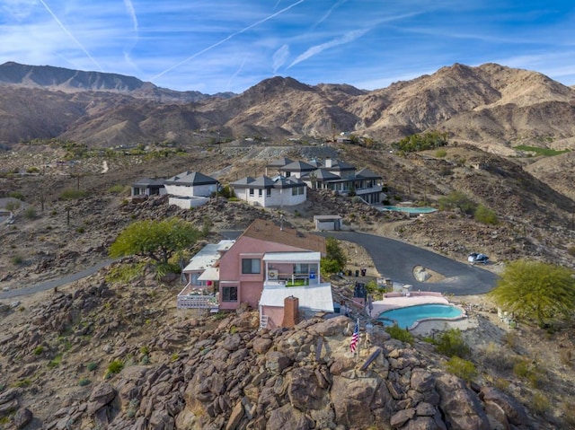 bird's eye view featuring a mountain view