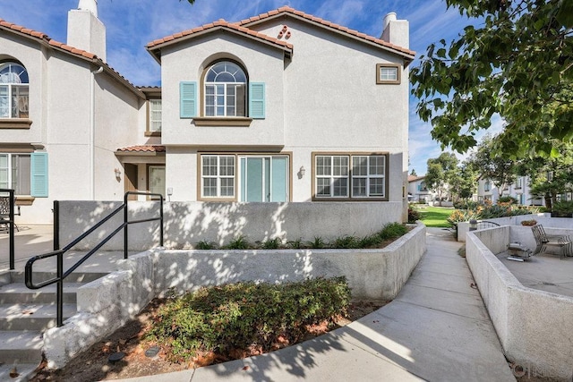 view of mediterranean / spanish-style home