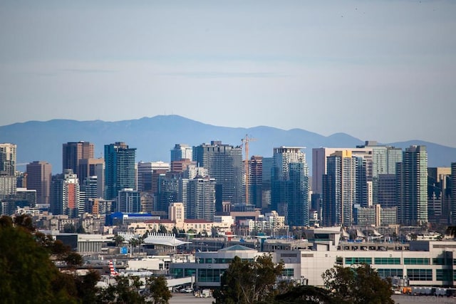 view of city featuring a mountain view