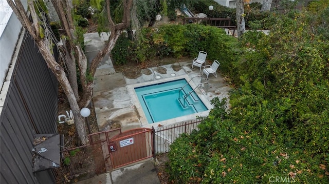 view of swimming pool