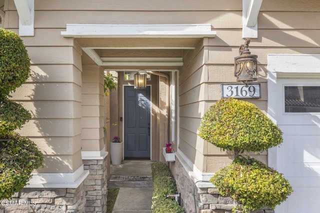 view of entrance to property