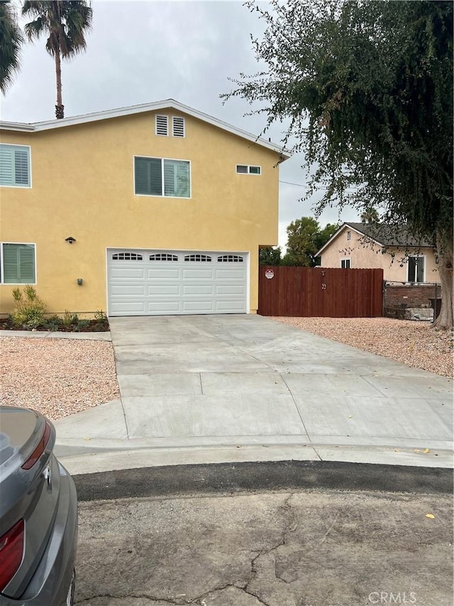 view of front facade with a garage